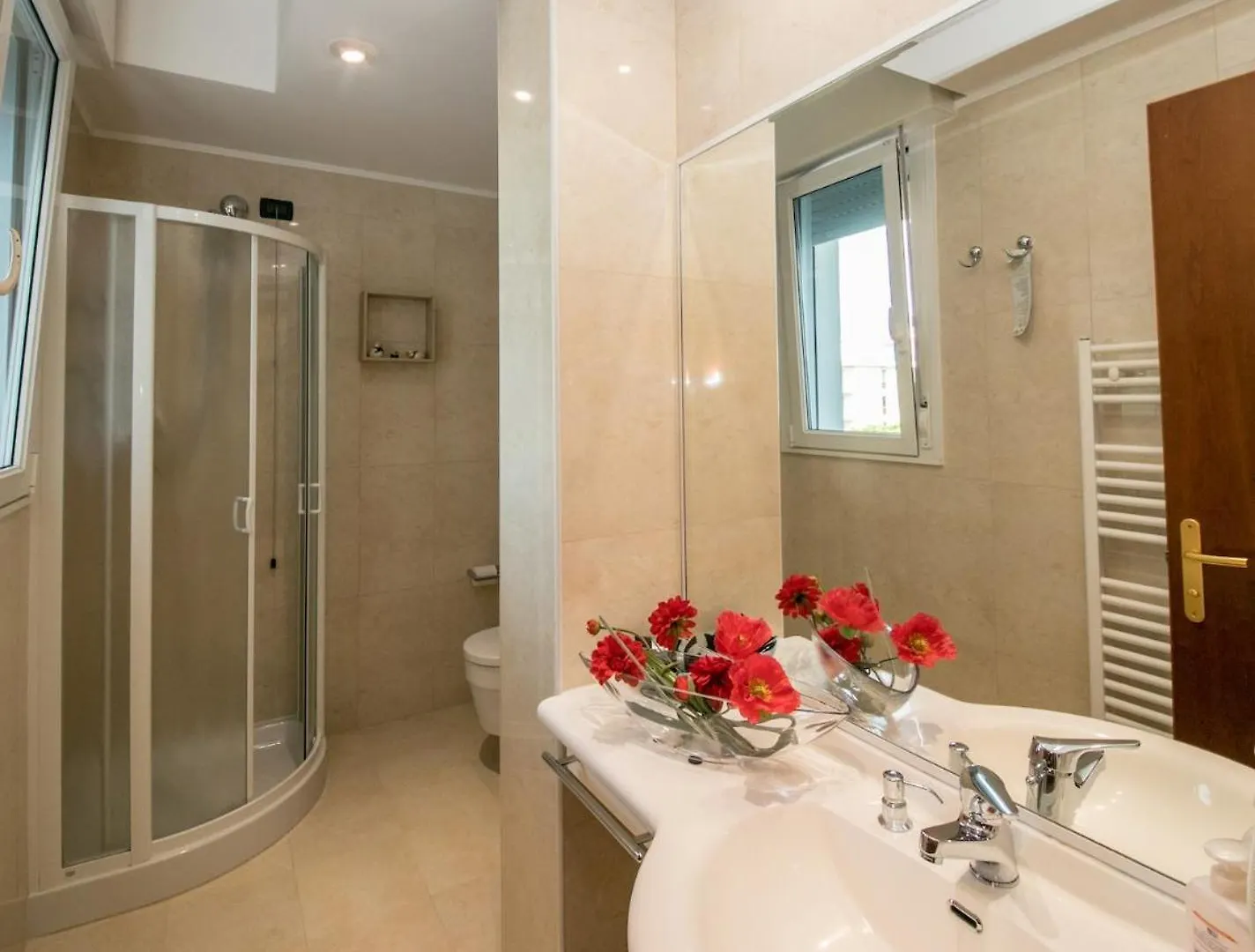 לידו די ג'סולו Hotel Helios 4*, לידו די ג'סולו איטליה