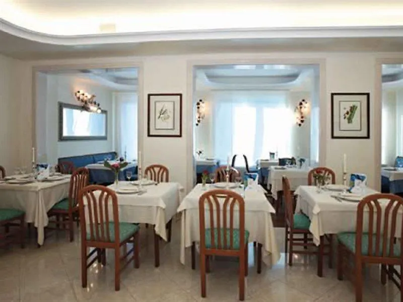 Hotel Helios Lido di Jesolo 4*,  Italy